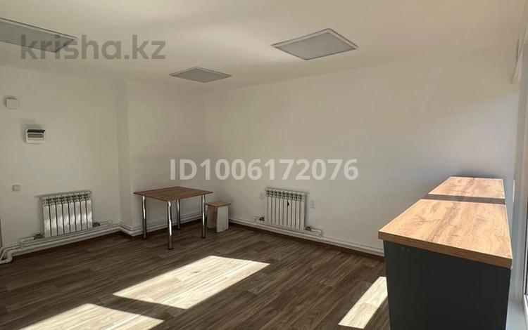 Свободное назначение, магазины и бутики, общепит, образование, студии · 25 м² за 150 000 〒 в Павлодаре — фото 2