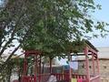 Отдельный дом · 4 комнаты · 170 м² · 7 сот., Жалын 276 — ҮЙ САТЫЛАДЫ! Мектеп пен балабақша үйге жақын, жаяу баруға ыңғайлы. ️ Көшесі асфальтталған, жолы жақсы. Таза, тыныш аудан, көршілері жақсы. Үйде 4 бөлме бар. Жері — 7 сотық. Ауласында жеміс ағаштары бар: алмұрт, өрік және басқа да ағаштар өсіп тұр. Огородқа да жеткілікті жері бар. Тұруға өте жайлы, ауасы таза, тыныш әрі жайлы жер іздегендерге таптырмас нұсқа! Толық ақпарат үшін хабарласыңыздар. за 15 млн ₸ в Атамекене — фото 3