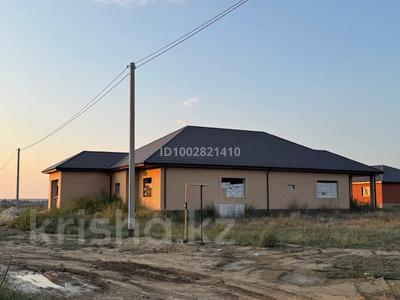 Отдельный дом · 5 комнат · 283 м² · 10.4 сот., Юго-Запад 2 519 за 42 млн 〒 в Актобе