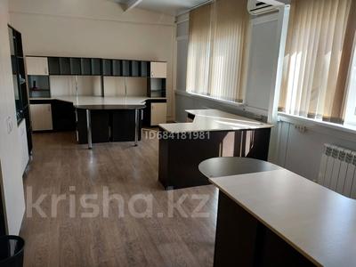 Офисы · 37 м² за 85 100 ₸ в Уральске, мкр Строитель