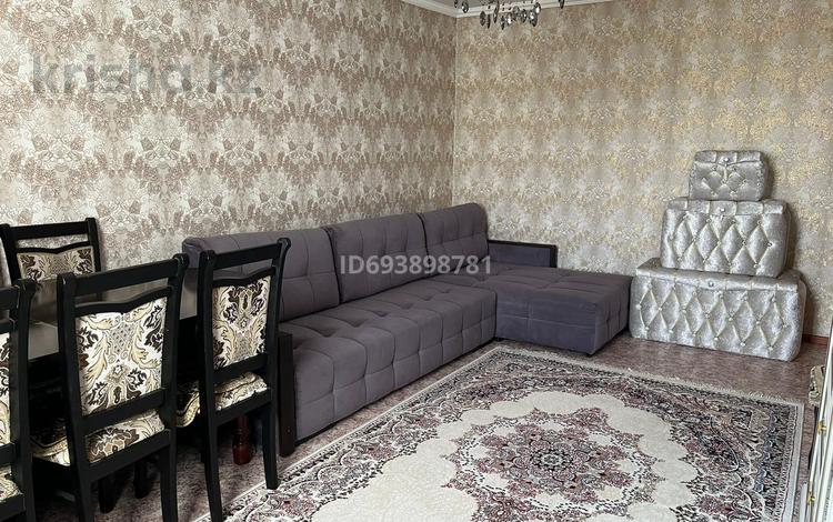 3-комнатная квартира, 71 м², 5/5 этаж, 4 микрорайон 68 за 22 млн 〒 в Талдыкоргане, мкр Жастар — фото 2