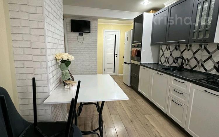 3-комнатная квартира · 65 м² · 9/12 этаж, Абая 196/1 — Универмаг, ЦЕНТР,Командировачные документы за 25 000 〒 в Уральске — фото 25