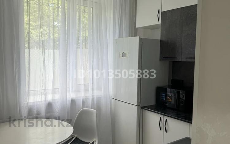 1-бөлмелі пәтер · 31 м² · 1/2 қабат, Нуршайыкова 111/2, бағасы: 12 000 ₸ в Семее — фото 2