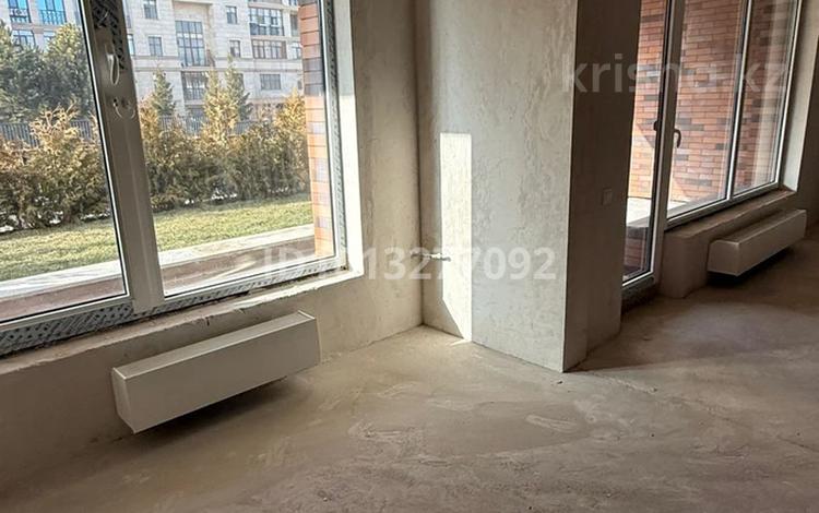 4-бөлмелі пәтер · 155 м² · 3/3 қабат, Мирас ш/а. 33, бағасы: 236 млн ₸ в Алматы, Бостандыкский р-н — фото 10