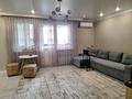 2-комнатная квартира · 55 м² · 4/4 этаж, Мкр Аксай, Б. Момышулы 25 за 300 000 ₸ в Алматы, Ауэзовский р-н