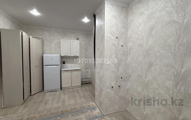 1-бөлмелі пәтер · 18 м² · 7/9 қабат, Курмангазы 165, бағасы: 5 млн ₸ в Уральске, мкр Школьник — фото 2