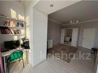 3-бөлмелі пәтер · 90 м² · 4/9 қабат, Алтын орда ш/а., бағасы: 37 млн ₸ в Актобе, мкр. Алтын орда