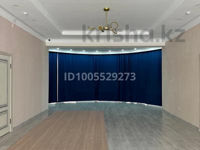 Образование, кабинеты и рабочие места, студии · 180 м² за 500 000 〒 в Актау, 29-й мкр