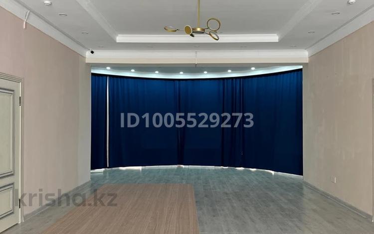 Образование, кабинеты и рабочие места, студии · 180 м² за 500 000 〒 в Актау, 29-й мкр — фото 2