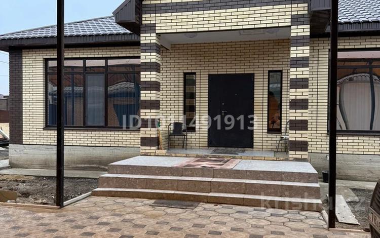 Отдельный дом · 4 комнаты · 195 м² · 1000 сот., мкр. Алтын орда, Ск учитель 37 — Тойота центр за 80 млн ₸ в Актобе — фото 2