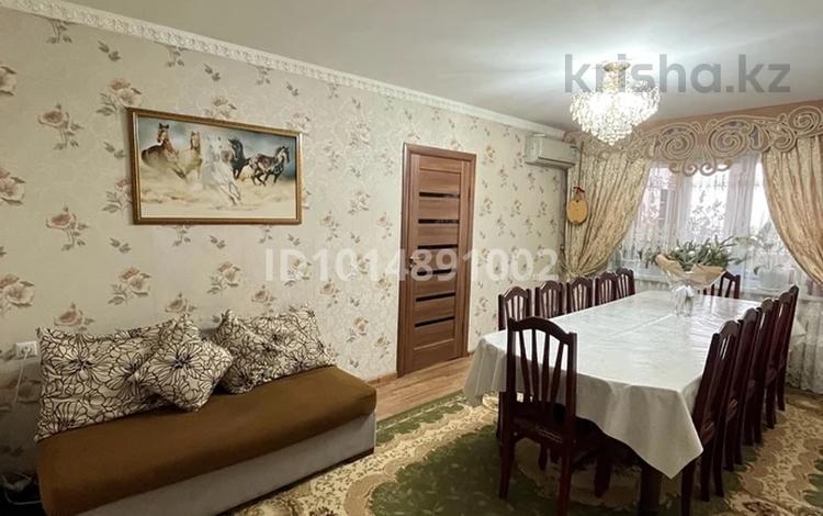 4-комнатная квартира · 79 м² · 5/5 этаж, 11-й микрорайон Шокана Уалиханова 223 — Ориентировочно находится рядом в доме кафе Фишер за 28 млн ₸ в Шымкенте, Енбекшинский р-н — фото 4