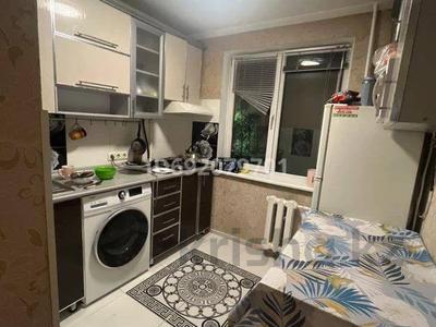 3-комнатная квартира, 58 м², 2/4 этаж помесячно, мкр №1 52 за 300 000 〒 в Алматы, Ауэзовский р-н