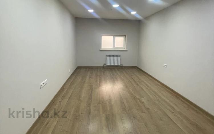 Офисы, магазины и бутики, склады, салоны красоты • 30 м² за 168 000 〒 в Астане, Алматы р-н — фото 2