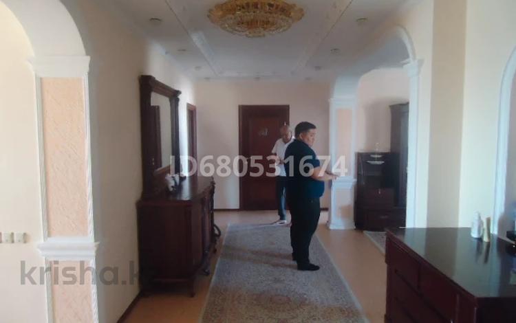 2-комнатная квартира, 111.9 м², 7/9 этаж, Маметова 29 за ~ 40.2 млн 〒 в Атырау — фото 19