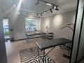 Свободное назначение, офисы, магазины и бутики, салоны красоты, кабинеты и рабочие места, студии · 50 м² за 700 000 ₸ в Алматы, Алмалинский р-н — фото 2
