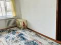 4-бөлмелі пәтер · 60 м² · 2/5 қабат, Абая 15 — Драмтеатр, бағасы: 19 млн ₸ в Атырау — фото 2
