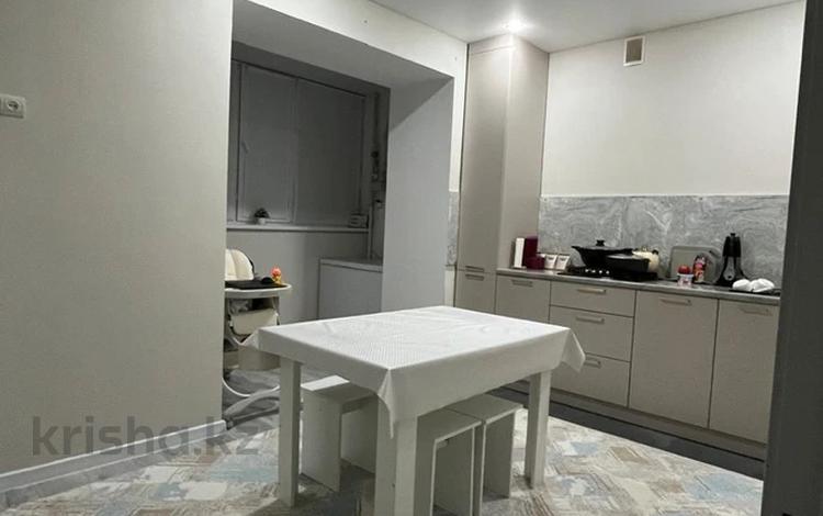 1-бөлмелі пәтер · 60 м² · 4/5 қабат, просп. Алии Молдагуловой 60/1, бағасы: 22.3 млн ₸ в Актобе — фото 2