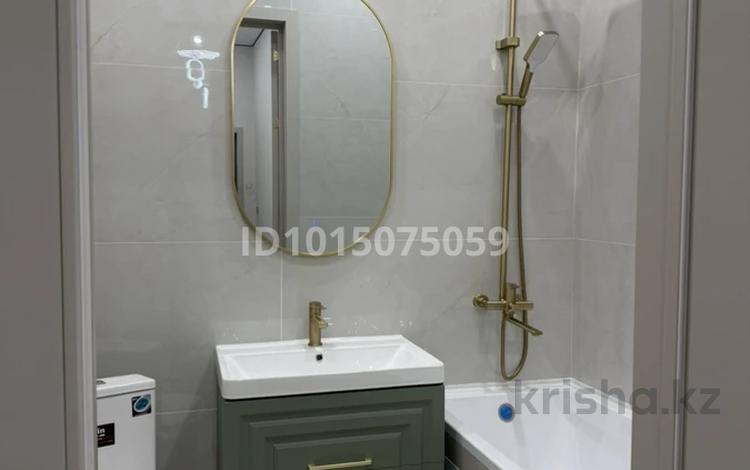 2-комнатная квартира · 70 м² · 1/9 этаж, Е 181 за 300 000 ₸ в Астане, Есильский р-н — фото 2