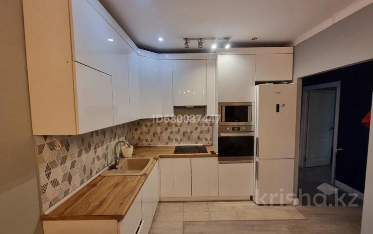 4-комнатная квартира · 72 м² · 13/14 этаж, 1-я улица 55 за 330 000 ₸ в Алматы, Алатауский р-н — фото 4