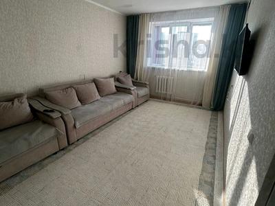 2-комнатная квартира · 56 м² · 5/5 этаж, Есенберлина 4/2 за 24.5 млн 〒 в Усть-Каменогорске