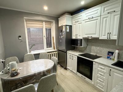 4-комнатная квартира · 85 м² · 9/10 этаж, мкр Юго-Восток, Мкр Степной 4 за 32 млн ₸ в Караганде, Казыбек би р-н