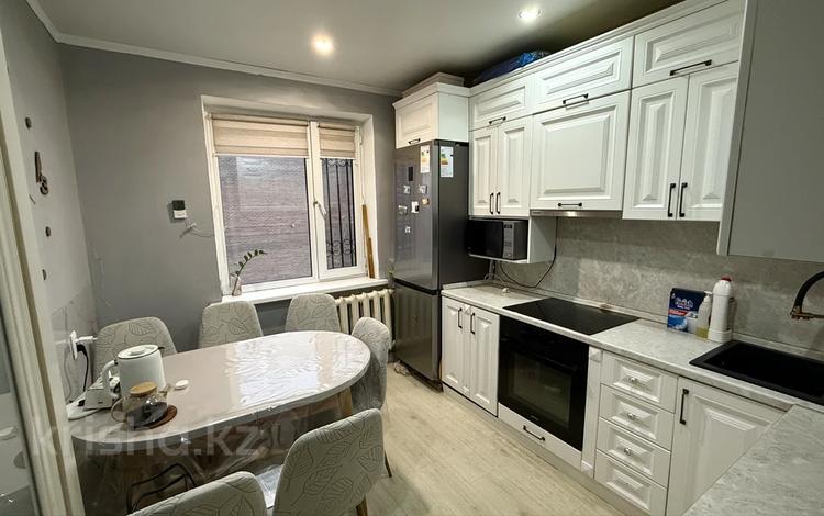4-комнатная квартира · 85 м² · 9/10 этаж, мкр Юго-Восток, Мкр Степной 4 за 32 млн ₸ в Караганде, Казыбек би р-н — фото 2