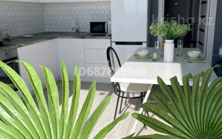 2-комнатная квартира · 120 м² · 8/10 этаж, Курмангазы 196 — ЖД вокзал за 20 000 ₸ в Уральске, мкр Школьник — фото 2