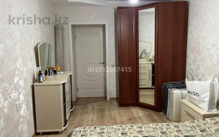 3-бөлмелі пәтер · 60 м² · 4/5 қабат, мкр Михайловка , Аманжолова, бағасы: 33 млн ₸ в Караганде, Казыбек би р-н — фото 16