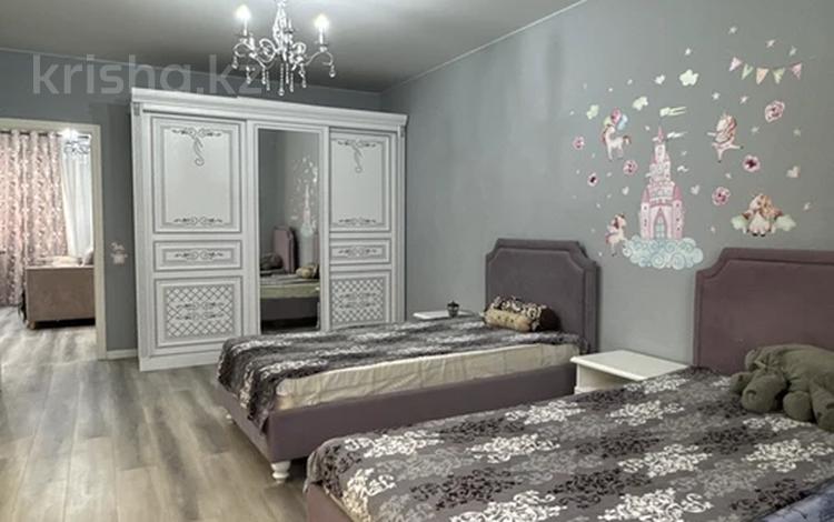 3-комнатная квартира · 101.5 м² · 5/5 этаж, 15-й мкр 3 за 28.5 млн ₸ в Актау — фото 10