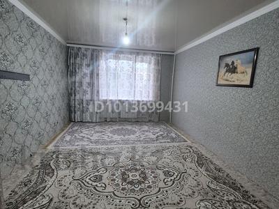2-комнатная квартира · 60 м² · 3/5 этаж, 4 мкр 3 дом за 6.5 млн ₸ в Алге
