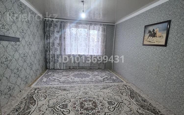 2-комнатная квартира · 60 м² · 3/5 этаж, 4 мкр 3 дом за 6.5 млн ₸ в Алге — фото 16