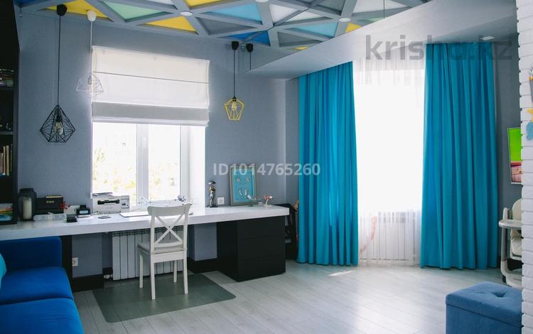 2-комнатная квартира · 64 м² · 4/5 этаж, мкр Новый Город, Назарбаева 20 за 300 000 ₸ в Караганде, Казыбек би р-н — фото 2