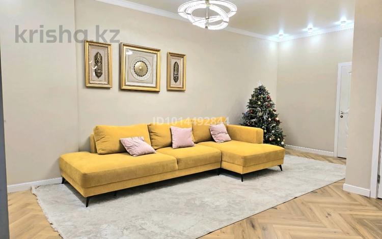 3-комнатная квартира · 75 м² · 9/10 этаж, Варламова 1/3 за 500 000 ₸ в Алматы, Алмалинский р-н — фото 2
