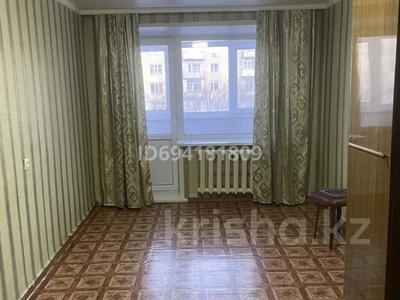 1-комнатная квартира, 30 м², 3/5 этаж помесячно, Абая Кунанбаева 64 за 65 000 〒 в Шахтинске