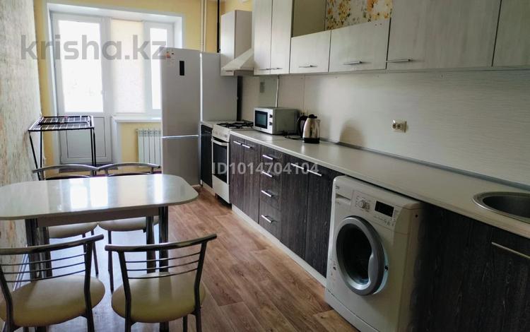 1-комнатная квартира · 55 м² · 3/5 этаж, мкр Северо-Восток — За рынком Аяжан за 130 000 ₸ в Уральске — фото 2