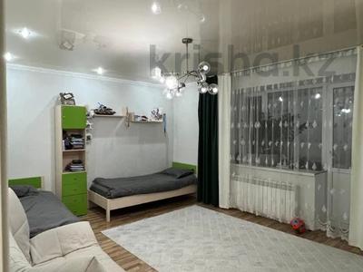 3-бөлмелі пәтер · 108.5 м² · 5/5 қабат, пр. Алии Молдагуловой, бағасы: 35 млн ₸ в Актобе