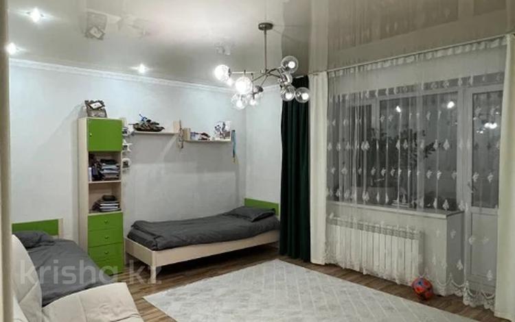 3-бөлмелі пәтер · 108.5 м² · 5/5 қабат, пр. Алии Молдагуловой, бағасы: 35 млн ₸ в Актобе — фото 2