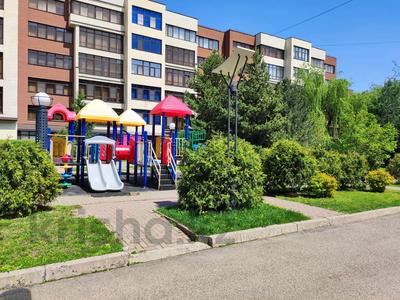 3-бөлмелі пәтер · 136 м² · 3/6 қабат, Рахмадиева 2/12, бағасы: 135 млн ₸ в Алматы, Бостандыкский р-н