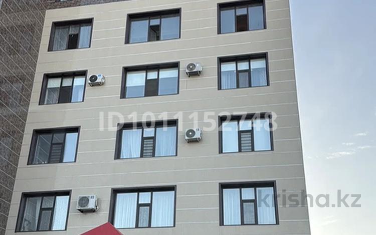 3-комнатная квартира · 140 м², Ауезова 16 — Токмаганбетова за 75 млн ₸ в  — фото 2