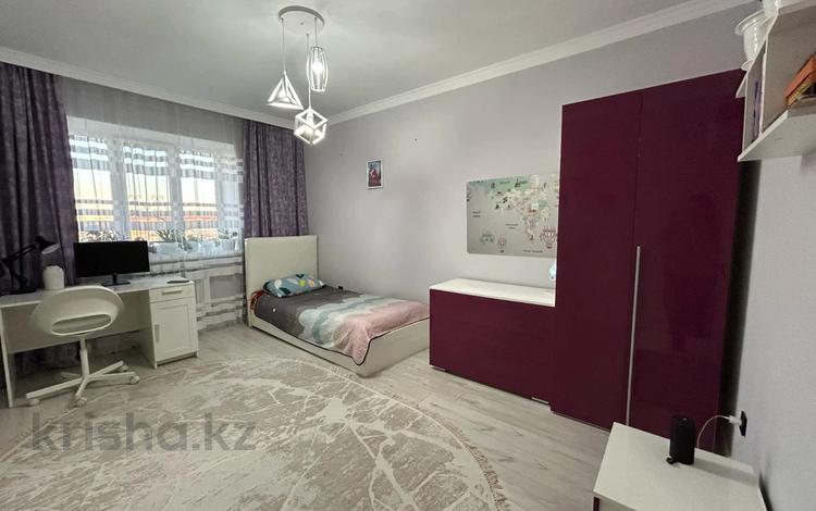 3-комнатная квартира · 106.9 м² · 5/5 этаж, мкр. Алтын орда, тауелсиздик за 40 млн ₸ в Актобе — фото 2