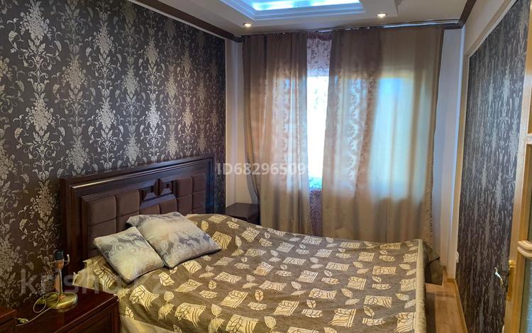 3-бөлмелі пәтер · 70 м² · 3/5 қабат, Ауэзова 52 г, бағасы: 200 000 ₸ в Атырау, мкр Жилгородок — фото 2