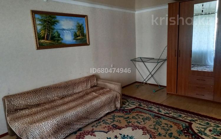 1-бөлмелі пәтер, 40 м², 5/5 қабат ай сайын, мкр Кунаева 65, бағасы: 100 000 〒 в Уральске, мкр Кунаева — фото 2