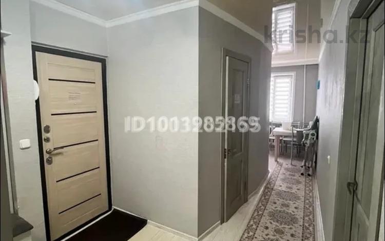 3-бөлмелі пәтер · 63 м² · 3/5 қабат, 15-й мкр. 3, бағасы: 150 000 ₸ в Караганде, Казыбек би р-н — фото 2