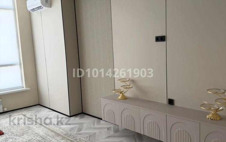2-комнатная квартира · 70 м² · 8/9 этаж, мкр Нурсая, Елорда за 350 000 ₸ в Атырау — фото 3