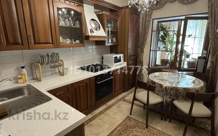 1-бөлмелі пәтер · 37 м² · 2/4 қабат, мкр Самал-3, Кажымукана 20, бағасы: 320 000 ₸ в Алматы, Медеуский р-н — фото 2