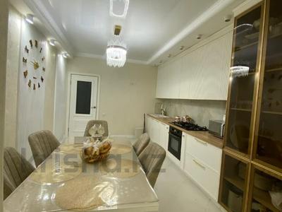 4-бөлмелі пәтер · 121.6 м² · 4/6 қабат, Алтын орда ш/а., Досмухамедулы, бағасы: 53 млн ₸ в Актобе, мкр. Алтын орда
