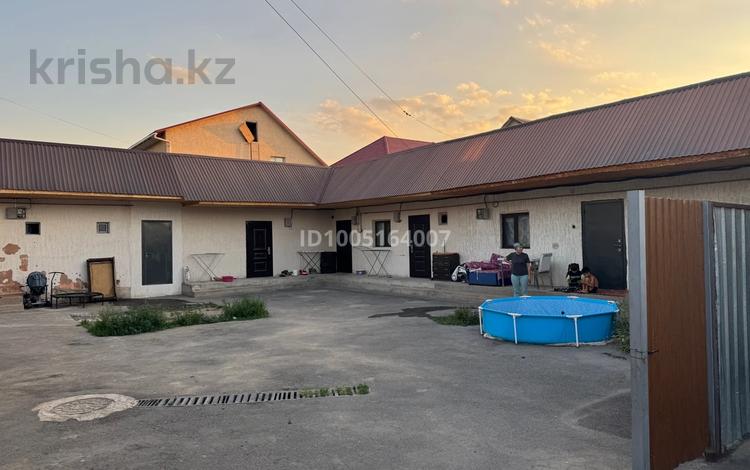 Отдельный дом · 8 комнат · 300 м² · 8.3 сот., мкр Улжан-1, Күренқұлақ 44 за 90 млн ₸ в Алматы, Алатауский р-н — фото 2