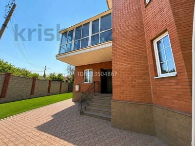 Отдельный дом · 6 комнат · 282 м² · 3 сот., мкр Таугуль-3 165а — улица Цветочная за 150 млн ₸ в Алматы, Ауэзовский р-н