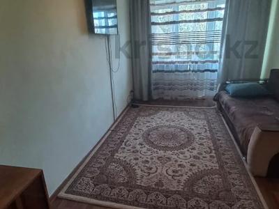 3-бөлмелі пәтер · 50 м² · 3/5 қабат, Центральный ш/а., Азаттык 42a — Алипова, бағасы: 12 000 ₸ в Атырау, мкр Центральный