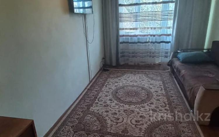 3-бөлмелі пәтер · 50 м² · 3/5 қабат, Центральный ш/а., Азаттык 42a — Алипова, бағасы: 12 000 ₸ в Атырау, мкр Центральный — фото 2